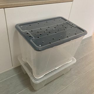 Co řikáte na tento průhledný kompostér s objemem chovného prostoru 22l ? Z vlastní zkušenosti ho velice doporučujeme.. Víc...